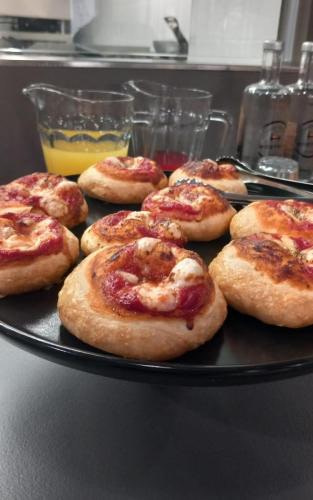 pizzette happy hour ostello