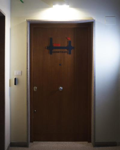 INSEGNA-PORTA-2
