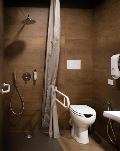 Bagno-Disabili-e-LGBTQ-2