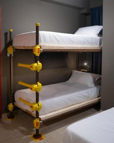 AMMUCCIUNI-LETTO-A-CASTELLO-